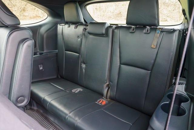used 2022 Toyota Highlander car, priced at $37,999