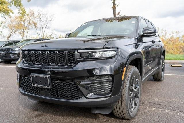 new 2025 Jeep Grand Cherokee car, priced at $41,249