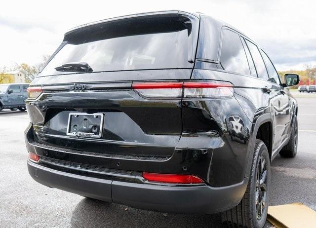 new 2025 Jeep Grand Cherokee car, priced at $41,249