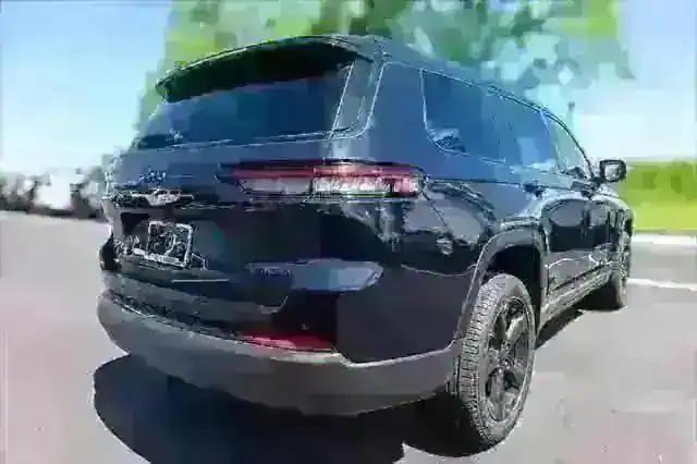 new 2024 Jeep Grand Cherokee L car, priced at $47,499