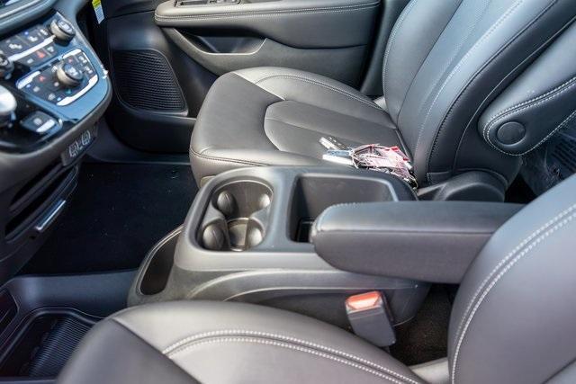 new 2025 Chrysler Pacifica car, priced at $43,147