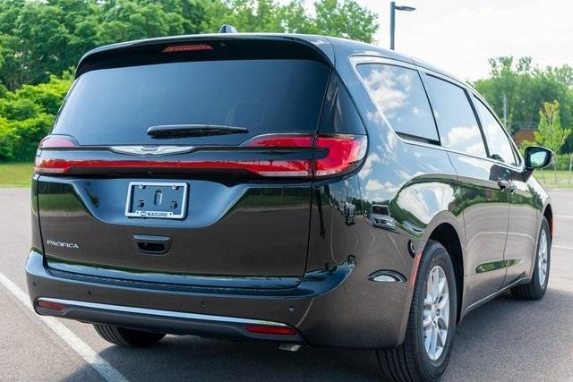 new 2025 Chrysler Pacifica car, priced at $43,147