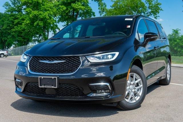 new 2025 Chrysler Pacifica car, priced at $43,147
