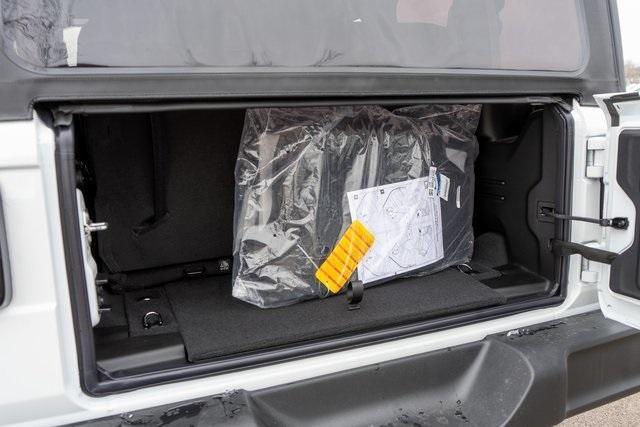 new 2025 Jeep Wrangler car, priced at $39,160