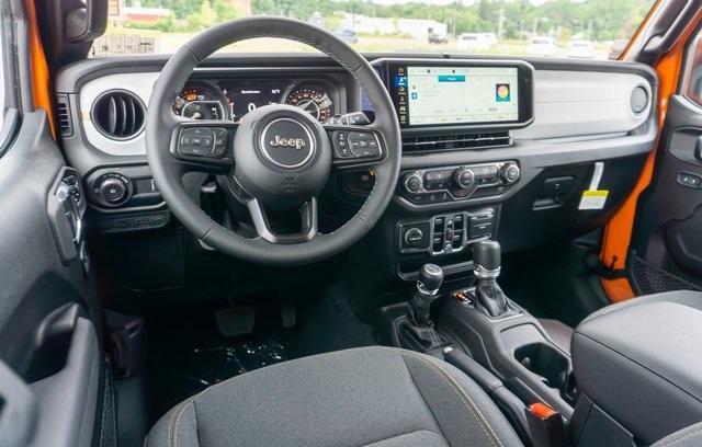 new 2025 Jeep Wrangler car, priced at $47,286