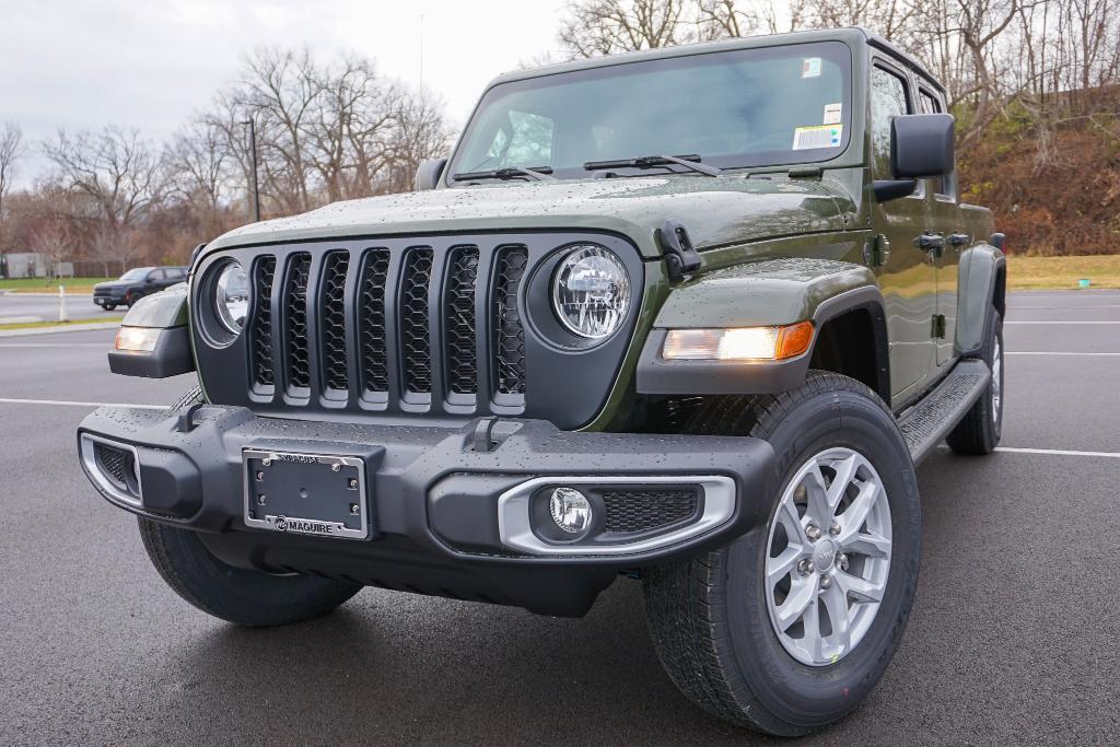 new 2023 Jeep Gladiator car, priced at $41,525