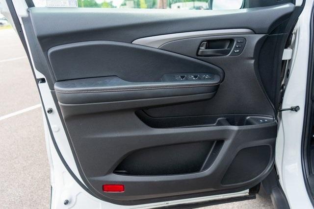 used 2022 Honda Pilot car, priced at $34,499