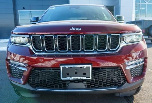 new 2025 Jeep Grand Cherokee car, priced at $44,499