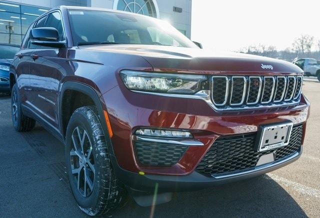 new 2025 Jeep Grand Cherokee car, priced at $44,499