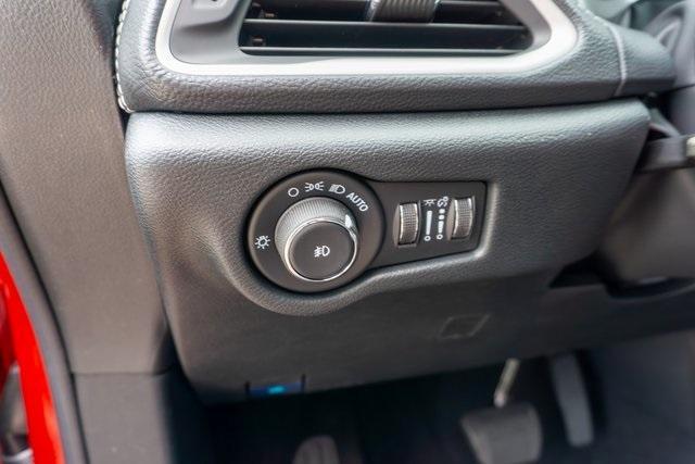 new 2025 Chrysler Pacifica car, priced at $43,642
