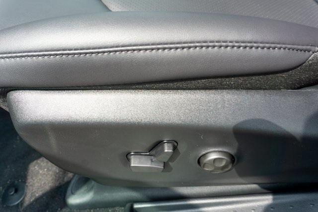 new 2025 Chrysler Pacifica car, priced at $43,642