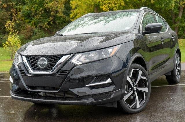 used 2022 Nissan Rogue Sport car, priced at $22,999