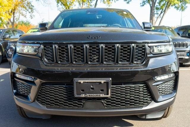 new 2025 Jeep Grand Cherokee car, priced at $48,999