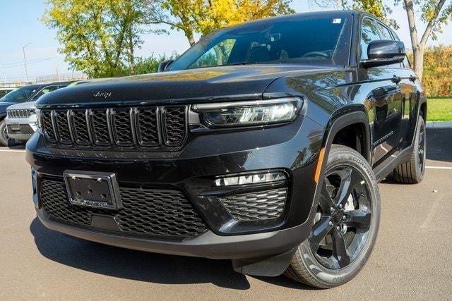 new 2025 Jeep Grand Cherokee car, priced at $48,999