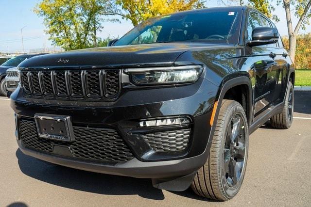 new 2025 Jeep Grand Cherokee car, priced at $48,999