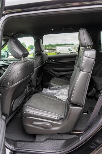 new 2025 Jeep Grand Cherokee L car, priced at $43,577