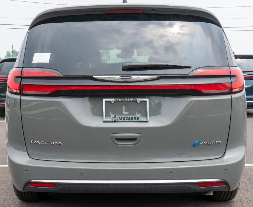 new 2023 Chrysler Pacifica Hybrid car, priced at $40,499