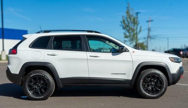 used 2022 Jeep Cherokee car, priced at $25,999