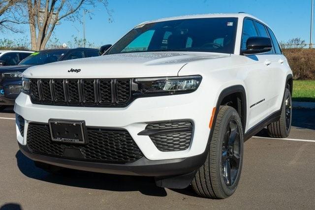 new 2025 Jeep Grand Cherokee car, priced at $44,331