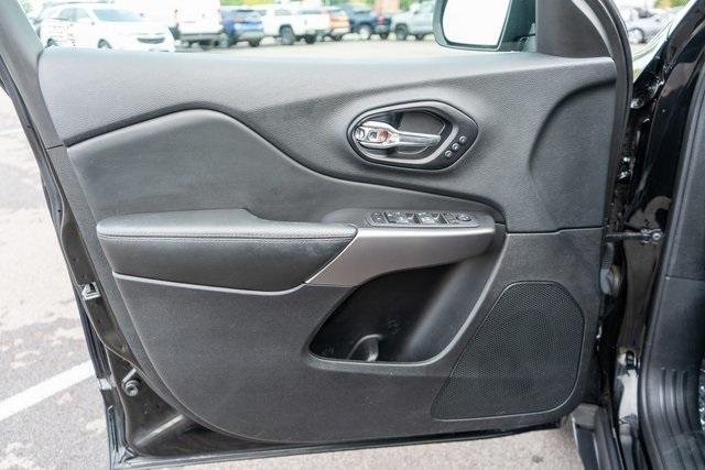 used 2022 Jeep Cherokee car, priced at $24,999