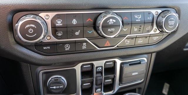 new 2025 Jeep Gladiator car, priced at $46,783