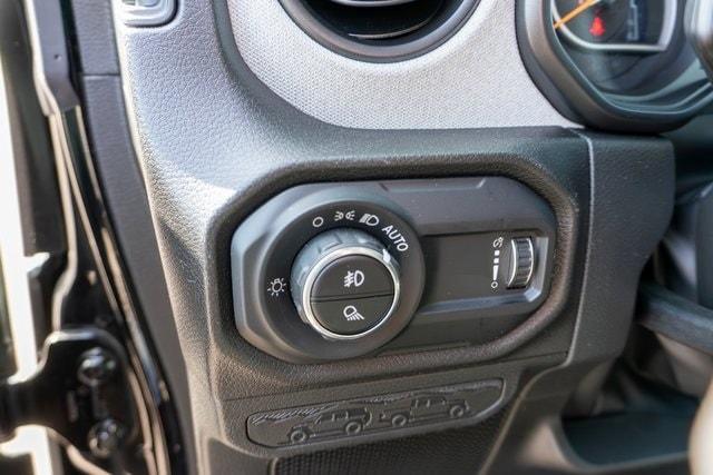 new 2025 Jeep Gladiator car, priced at $46,783