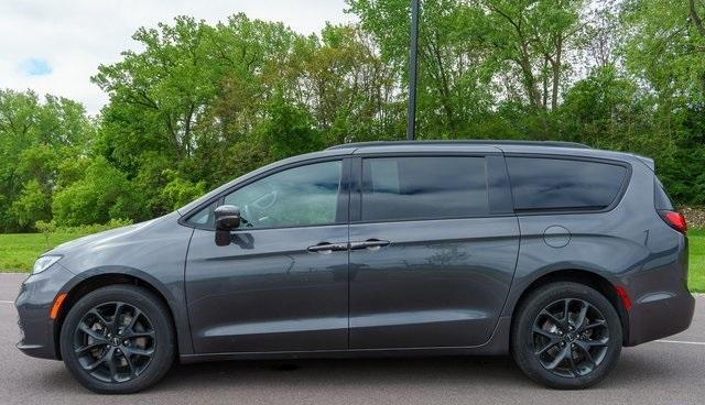 used 2022 Chrysler Pacifica car, priced at $34,999