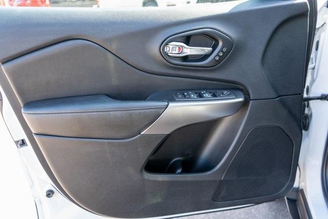 used 2022 Jeep Cherokee car, priced at $25,999