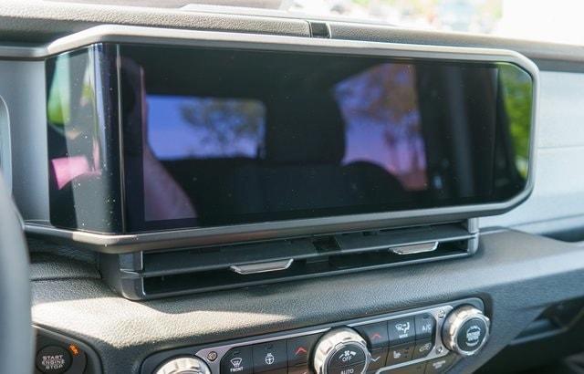 new 2025 Jeep Wrangler car, priced at $42,915