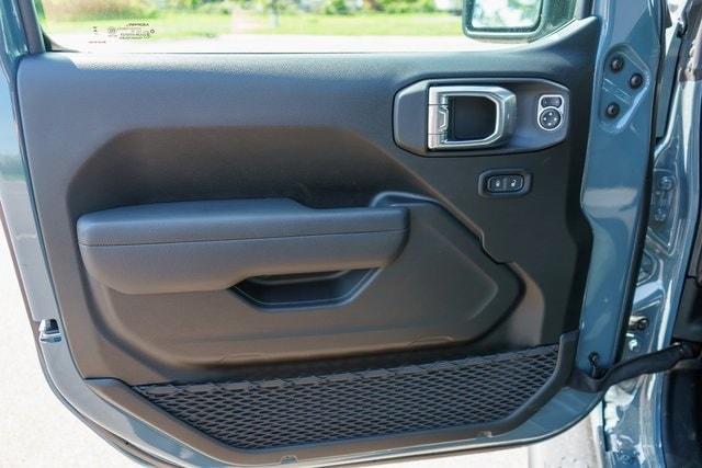 new 2025 Jeep Wrangler car, priced at $42,915