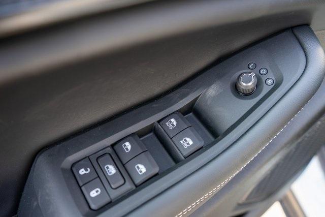 new 2025 Jeep Grand Cherokee car, priced at $40,143
