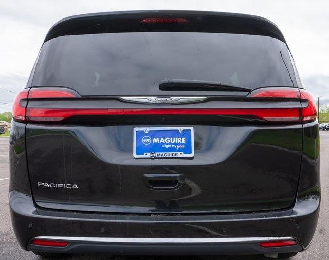 used 2023 Chrysler Pacifica car, priced at $23,999