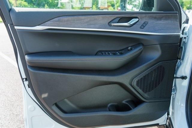 new 2025 Jeep Grand Cherokee L car, priced at $44,577