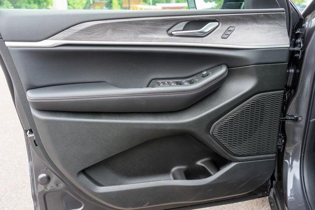 new 2025 Jeep Grand Cherokee L car, priced at $46,167