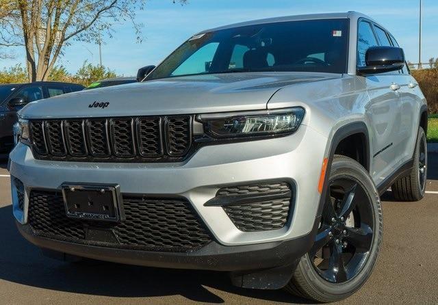 new 2025 Jeep Grand Cherokee car, priced at $44,867