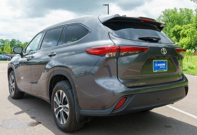used 2022 Toyota Highlander car, priced at $34,799