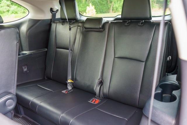 used 2022 Toyota Highlander car, priced at $34,799