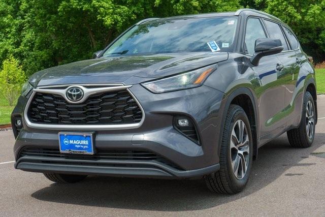 used 2022 Toyota Highlander car, priced at $34,799