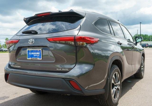 used 2022 Toyota Highlander car, priced at $34,799