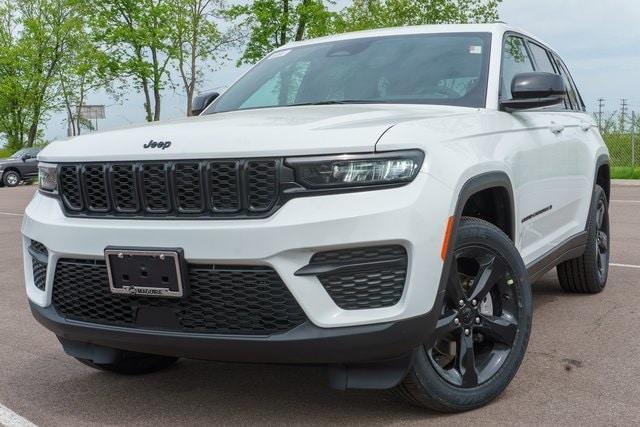 new 2025 Jeep Grand Cherokee car, priced at $47,280