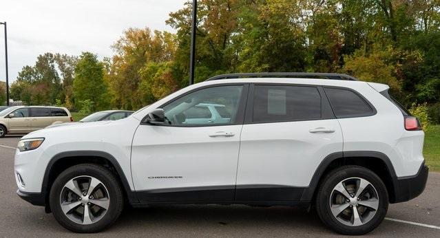 used 2022 Jeep Cherokee car, priced at $23,999