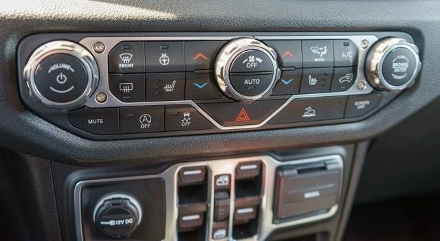 new 2025 Jeep Gladiator car, priced at $45,358