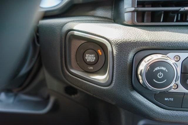 new 2025 Jeep Gladiator car, priced at $45,358