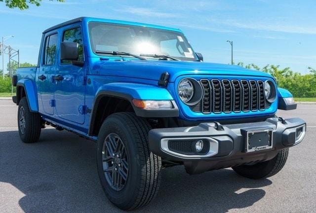 new 2025 Jeep Gladiator car, priced at $45,358