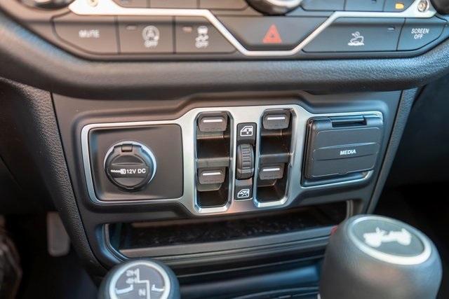 new 2025 Jeep Wrangler car, priced at $47,195