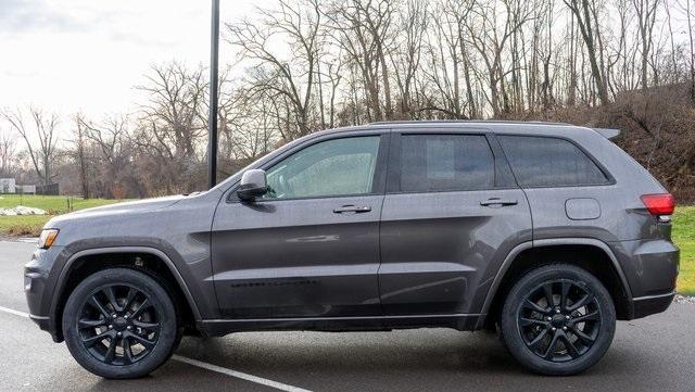 used 2020 Jeep Grand Cherokee car, priced at $25,000