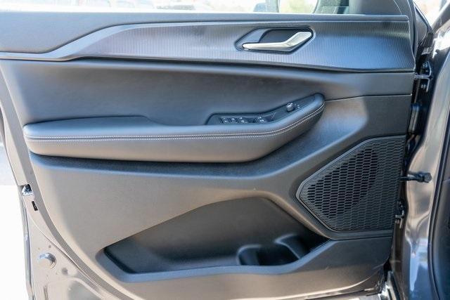new 2025 Jeep Grand Cherokee car, priced at $39,249