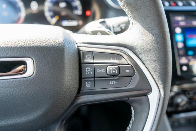 new 2025 Jeep Grand Cherokee car, priced at $39,249
