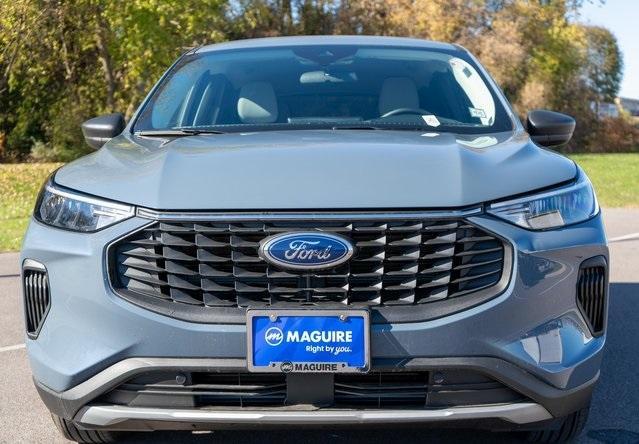 used 2025 Ford Escape car, priced at $25,499