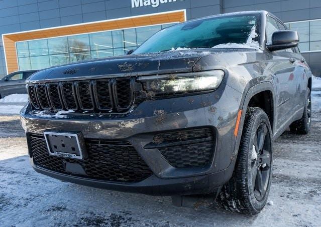 new 2025 Jeep Grand Cherokee car, priced at $42,499